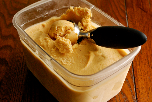 Pumpkin Frozen Yogurt Pumpkin Frozen Yogurt with Roasted Pecans recipe by Lacey Baier, a sweet pea chef