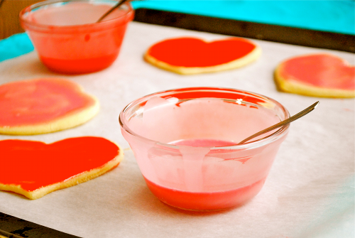 Icing the Cookies How to Make Sugar Cookies, recipe and images by Lacey Baier, a sweet pea chef