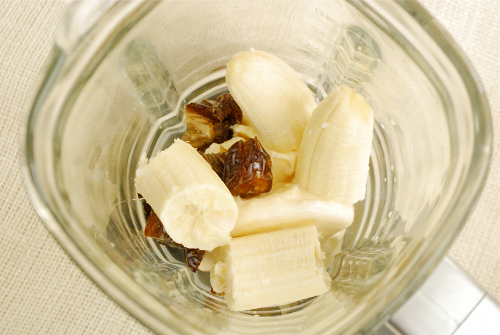 Into the Blender Banana Date Shake recipe and images by Lacey Baier, a sweet pea chef