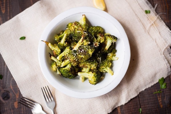Roasted Broccoli | A healthy and delicious vegetarian side! www.asweetpeachef.com