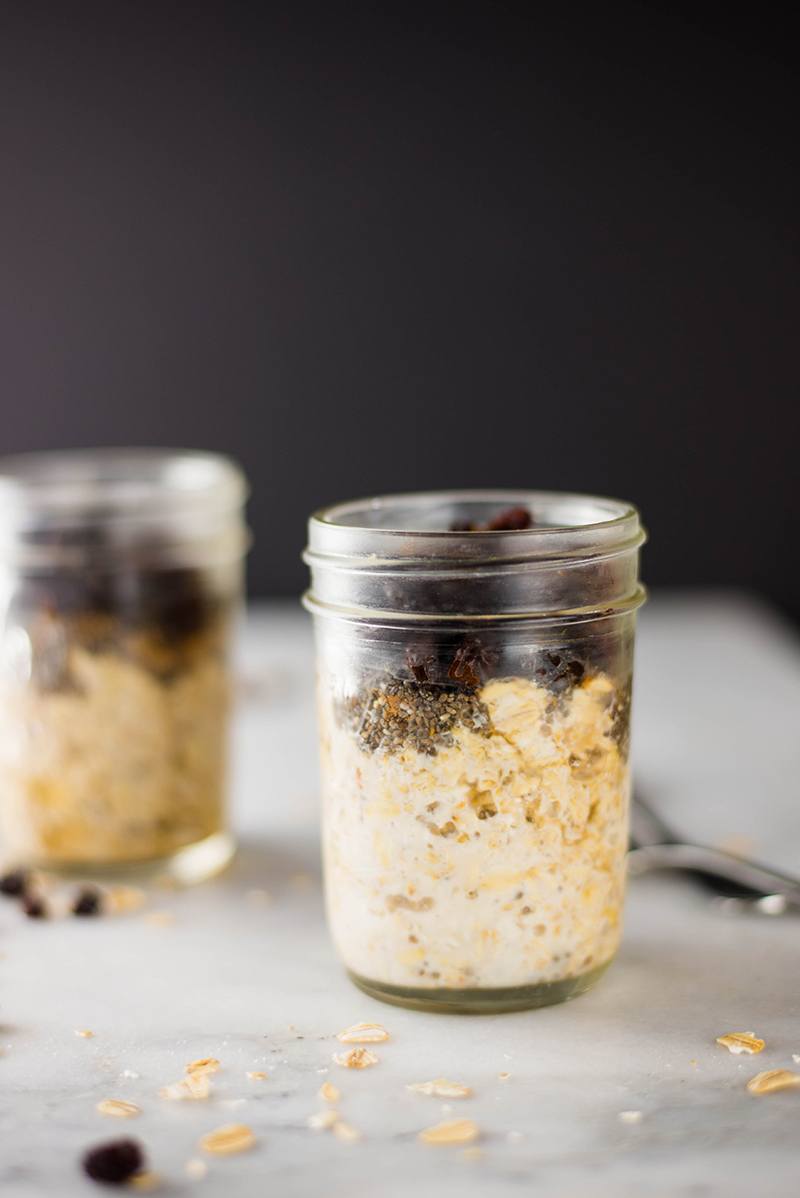 Cinnamon Raisin Overnight Oats Recipe | Quick, healthy, and less than 10 minutes to prep! | A Sweet Pea Chef