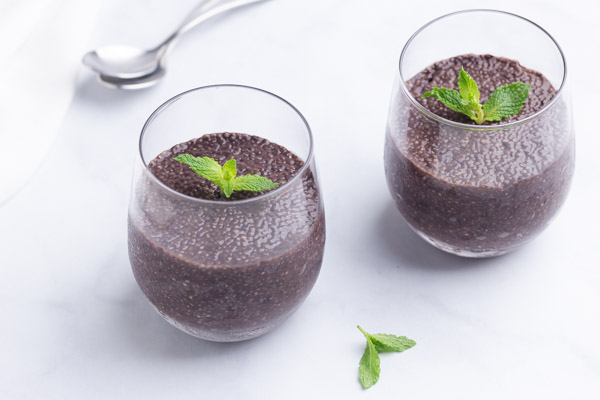 Mint Chocolate Chia Pudding | 5 Healthy Ingredients!