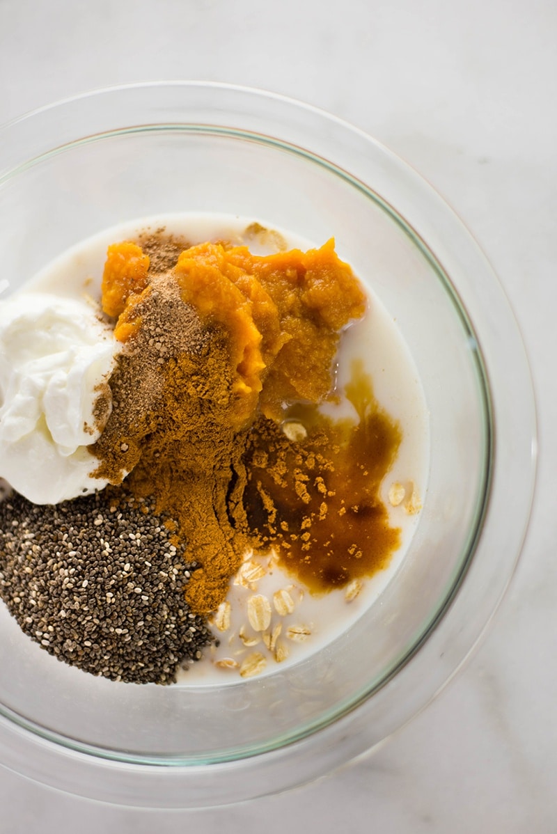 Pumpkin Pie Overnight Oats | pumpkin spice + oatmeal for a wonderful Fall breakfast. | A Sweet Pea Chef