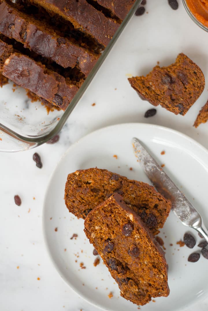 Healthy Pumpkin Bread | Healthy, moist, delicious, and easy to make, this Pumpkin Bread has the Pumpkin Bread has perfect Fall flavors | A Sweet Pea Chef