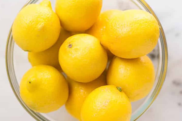9 Amazing Benefits of Lemon Water + How To Drink It