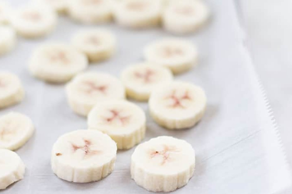 How to Freeze Bananas (For Smoothies!)