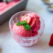 Strawberry Frozen Yogurt